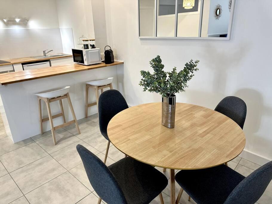 Le Nid Douillet Apartment Nimes Exterior photo