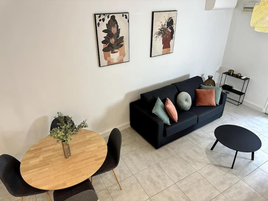 Le Nid Douillet Apartment Nimes Exterior photo
